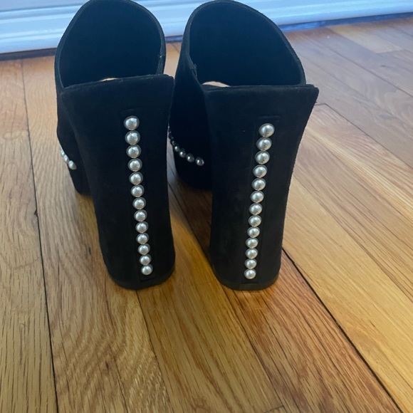 Stuart Weitzman Pearl Heels - Picture 3 of 6